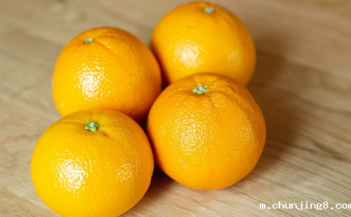 摸橘子手变红?被人工调色的橘子皮背后的食品安全问题 摸橘子手变红?被人工调色的橘子皮背后的食品安全问题